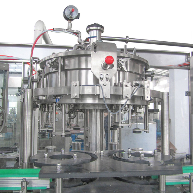 Machine de capsulage de couronne de remplissage d'eau gazeuse de bouteille en verre (DCGF24-24-8)