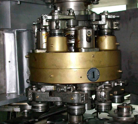 m&aacute;quina de enchimento de cerveja.png